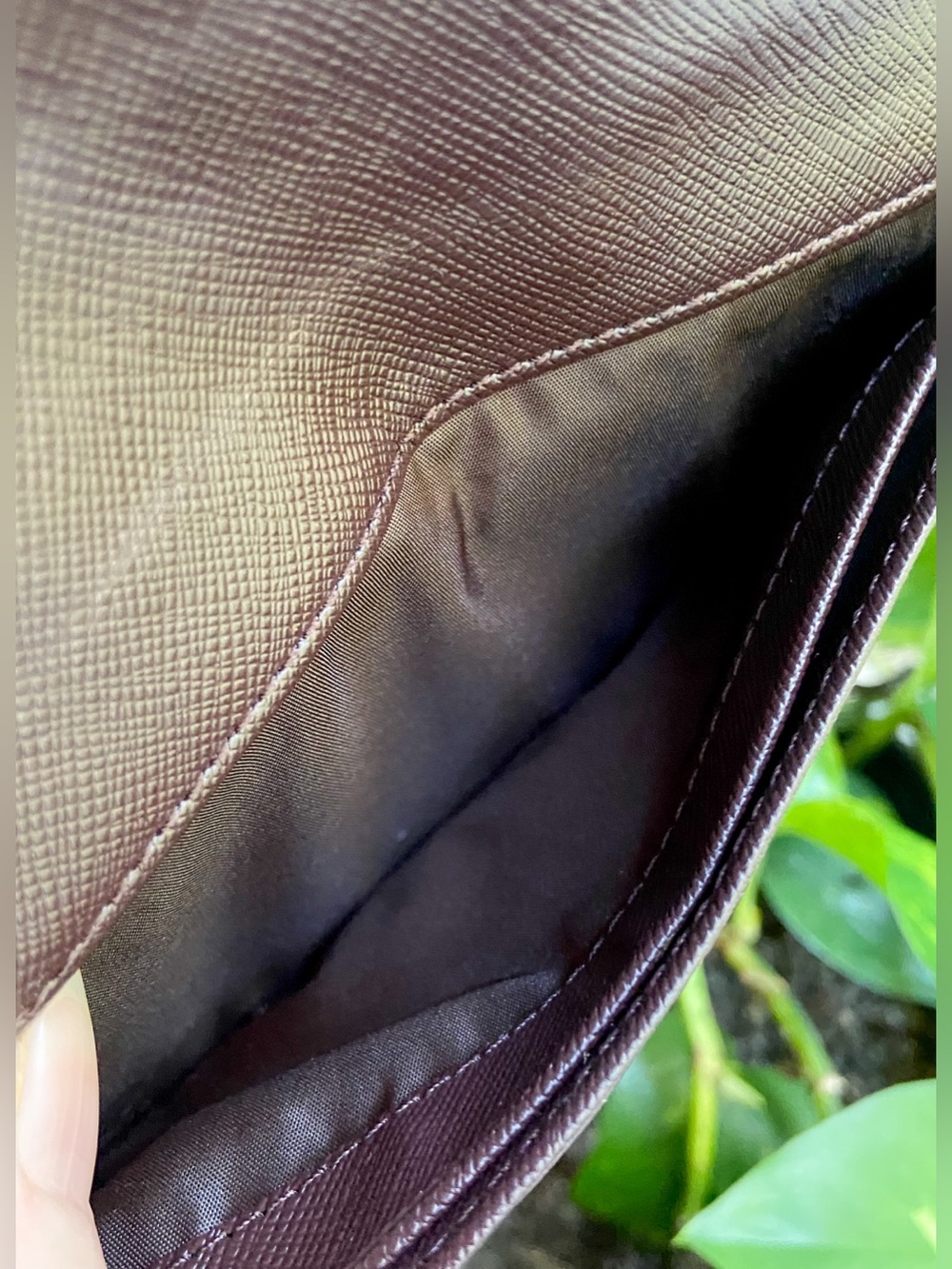 Coach New York Slim Envelope Wallet in Brown Crossgrain Leather. Corporate Chic - Picture 9 of 10